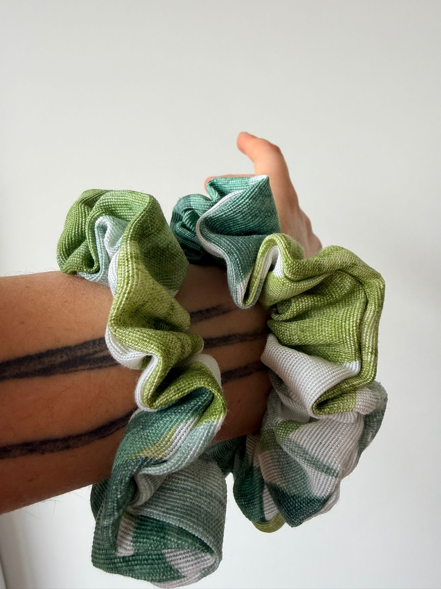 Gumička pomoci Scrunchie pre Kvetkinho ocina